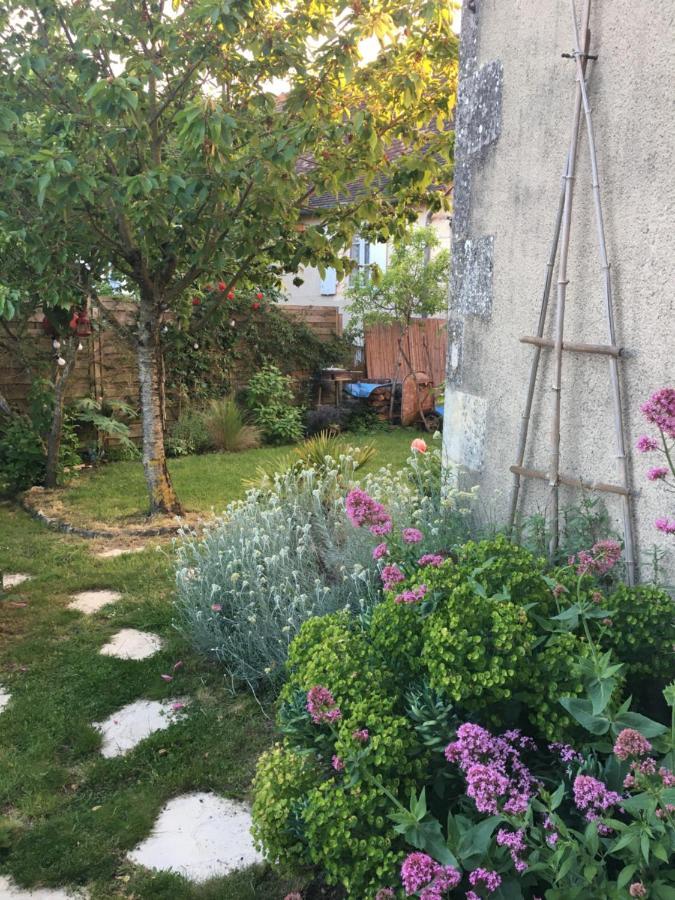 Chez Fred Avec Vue Sur Le Chateau Angles-sur-lʼAnglin Εξωτερικό φωτογραφία